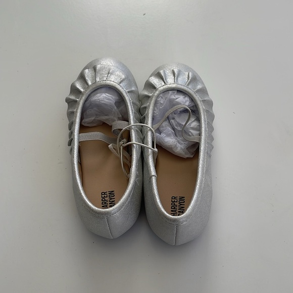 Harper Canyon NWT Silver Mary Jane toddler shoes - Picture 4 of 5